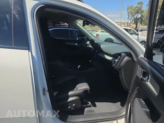 2024 Volvo XC40 B5 Plus Dark Theme – miniatura 8
