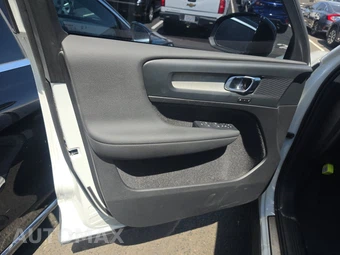 2024 Volvo XC40 B5 Plus Dark Theme – miniatura 9