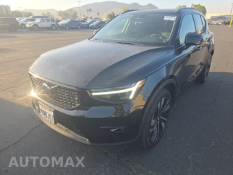 2024 Volvo XC40 B5 Plus Dark Theme