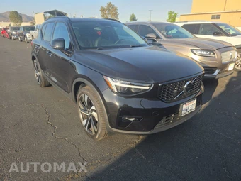 2024 Volvo XC40 B5 Plus Dark Theme – miniatura 3