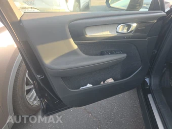 2024 Volvo XC40 B5 Plus Dark Theme – miniatura 9