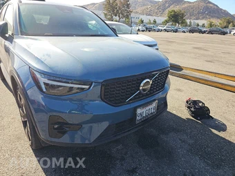 2024 Volvo XC40 B5 Plus Dark Theme – miniatura 2