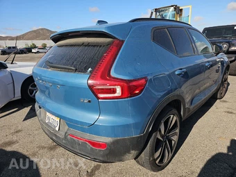 2024 Volvo XC40 B5 Plus Dark Theme – miniatura 4