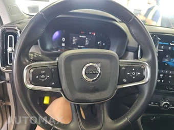 2024 Volvo XC40 B5 Plus Dark Theme – miniatura 10