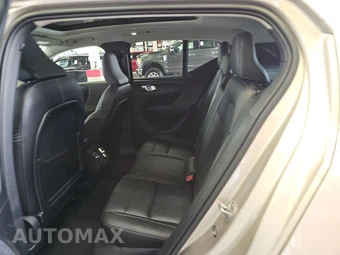 2024 Volvo XC40 B5 Plus Dark Theme – miniatura 13