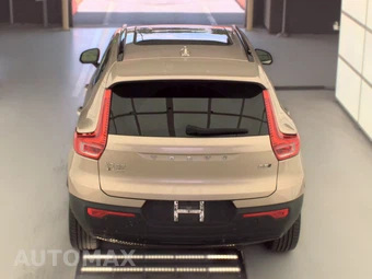 2024 Volvo XC40 B5 Plus Dark Theme – miniatura 5