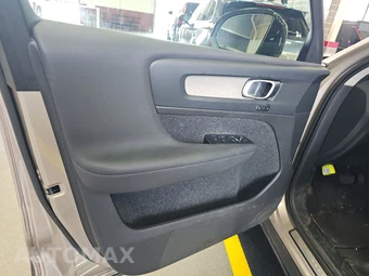 2024 Volvo XC40 B5 Plus Dark Theme – miniatura 9