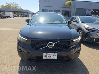 2024 Volvo XC40 B5 Plus Dark Theme – miniatura 2