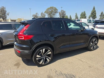 2024 Volvo XC40 B5 Plus Dark Theme – miniatura 4