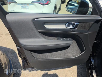 2024 Volvo XC40 B5 Plus Dark Theme – miniatura 9
