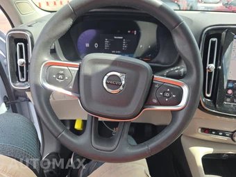 2024 Volvo XC40 B5 Plus Dark Theme – miniatura 10
