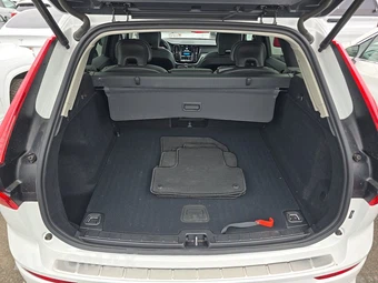 2024 Volvo XC60 B5 Core Dark Theme – miniatura 16