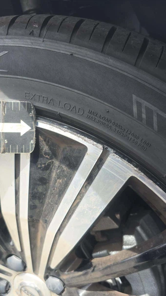 2024 Volvo XC60 B5 Core Dark Theme – miniatura 23