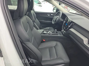 2024 Volvo XC60 B5 Core Dark Theme – miniatura 8