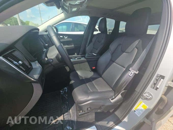 2024 Volvo XC60 B5 Core Dark Theme - miniatura 6