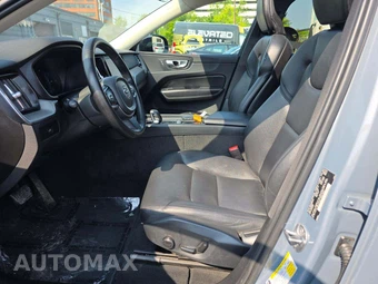 2024 Volvo XC60 B5 Core Dark Theme – miniatura 6