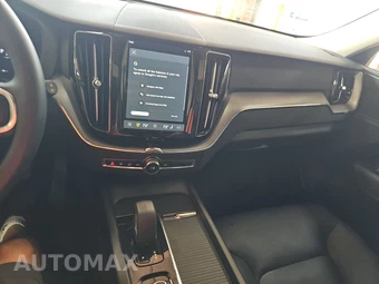 2024 Volvo XC60 B5 Core Dark Theme – miniatura 11