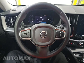 2024 Volvo XC60 B5 Core Dark Theme – miniatura 10