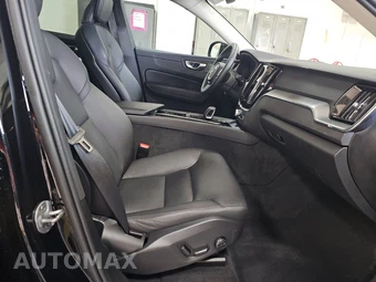 2024 Volvo XC60 B5 Core Dark Theme – miniatura 8