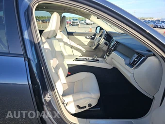 2024 Volvo XC60 B5 Core Dark Theme – miniatura 8