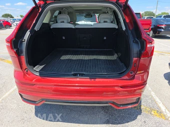 2024 Volvo XC60 B5 Core Dark Theme – miniatura 16