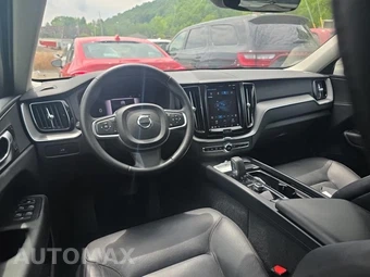 2024 Volvo XC60 B5 Core Dark Theme – miniatura 14