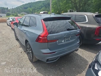 2024 Volvo XC60 B5 Core Dark Theme – miniatura 6