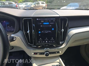 2024 Volvo XC60 B5 Plus Dark Theme – miniatura 7