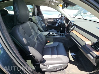 2024 Volvo XC60 B5 Plus Dark Theme – miniatura 8