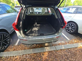 2024 Volvo XC60 B5 Plus Dark Theme - miniatura 14