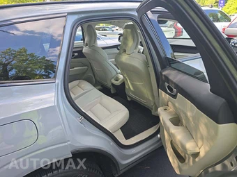 2024 Volvo XC60 B5 Plus Dark Theme - miniatura 16