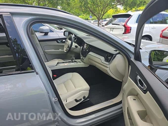 2024 Volvo XC60 B5 Plus Dark Theme - miniatura 18