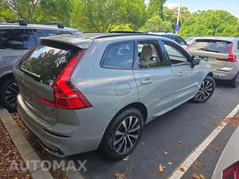 2024 Volvo XC60 B5 Plus Dark Theme - miniatura 3