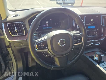 2024 Volvo XC60 B5 Plus Dark Theme - miniatura 10