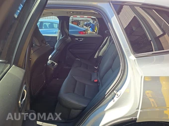 2024 Volvo XC60 B5 Plus Dark Theme - miniatura 13