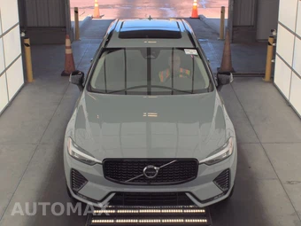 2024 Volvo XC60 B5 Plus Dark Theme - miniatura 2