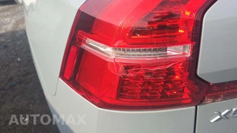 2024 Volvo XC60 B5 Plus Dark Theme - miniatura 25