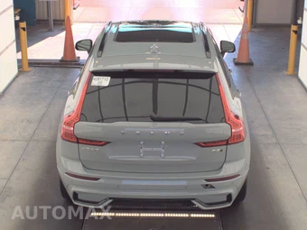 2024 Volvo XC60 B5 Plus Dark Theme - miniatura 5