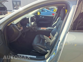 2024 Volvo XC60 B5 Plus Dark Theme - miniatura 7