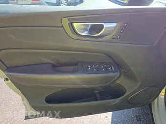 2024 Volvo XC60 B5 Plus Dark Theme - miniatura 9