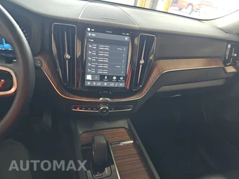 2024 Volvo XC60 B5 Plus Dark Theme – miniatura 11