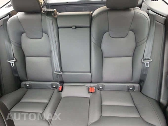 2024 Volvo XC60 B5 Plus Dark Theme - miniatura 13