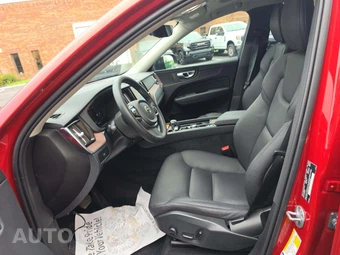 2024 Volvo XC60 B5 Plus Dark Theme - miniatura 6