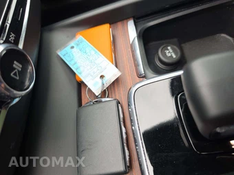 2024 Volvo XC60 B5 Plus Dark Theme - miniatura 8