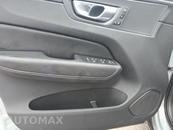 2024 Volvo XC60 B5 Plus Dark Theme - miniatura 15