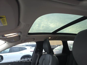 2024 Volvo XC60 B5 Plus Dark Theme - miniatura 17