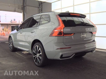 2024 Volvo XC60 B5 Plus Dark Theme - miniatura 2