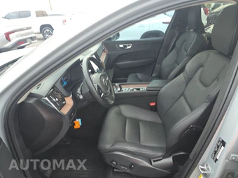 2024 Volvo XC60 B5 Plus Dark Theme - miniatura 5