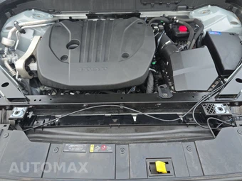 2024 Volvo XC60 B5 Plus Dark Theme - miniatura 7