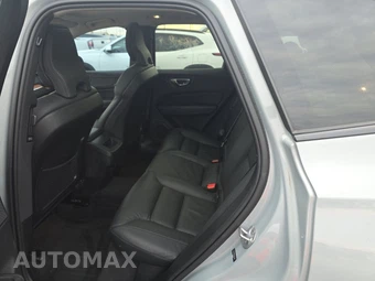 2024 Volvo XC60 B5 Plus Dark Theme - miniatura 9